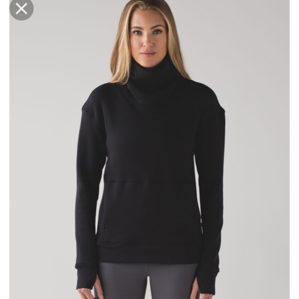 Lululemon kick the cold funnel neck